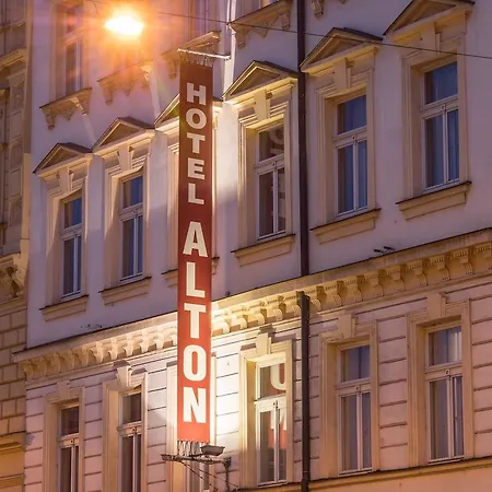 Alton Praga